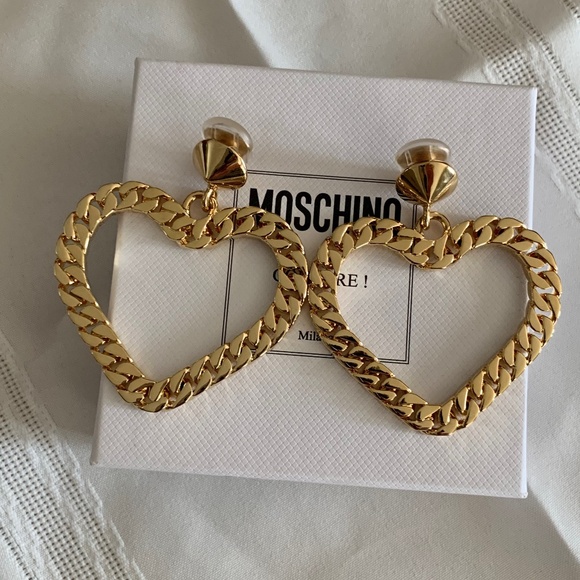 Moschino Chain Heart Earrings - Picture 4 of 7